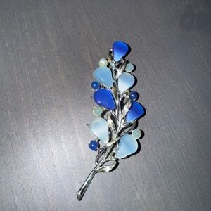 Vintage Coro Bright Blue Moonglow Lucite Leaf Brooch